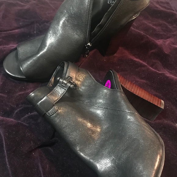 Shoes - Picture 6 of 9